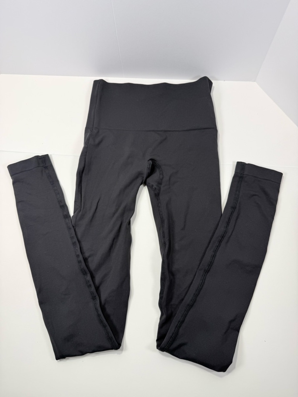 SKIMS Black High-Rise Leggings - Picture 5 of 7